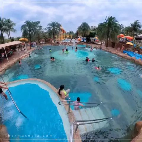thermas-e-cia-imagem-galeria-piscina-de-pedras-atracao-para-relaxar-no-thermas-dos-laranjais-6897a7196d523_2.webp