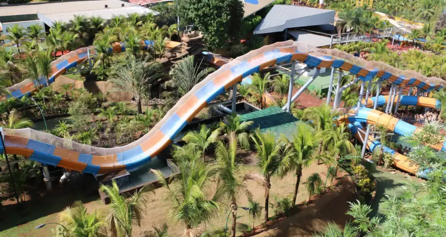 Imagem destauente: Montanha Russa Aqu&aacute;tica&nbsp;1&ordm; montanha-russa aqu&aacute;tica do Brasil &eacute; aqui no Thermas dos Laranjais