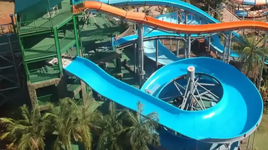 Imagem destauente: A aventura em fam&iacute;lia est&aacute; garantida no Tobo&aacute;gua Fam&iacute;lia&nbsp;do Thermas dos Laranjais,